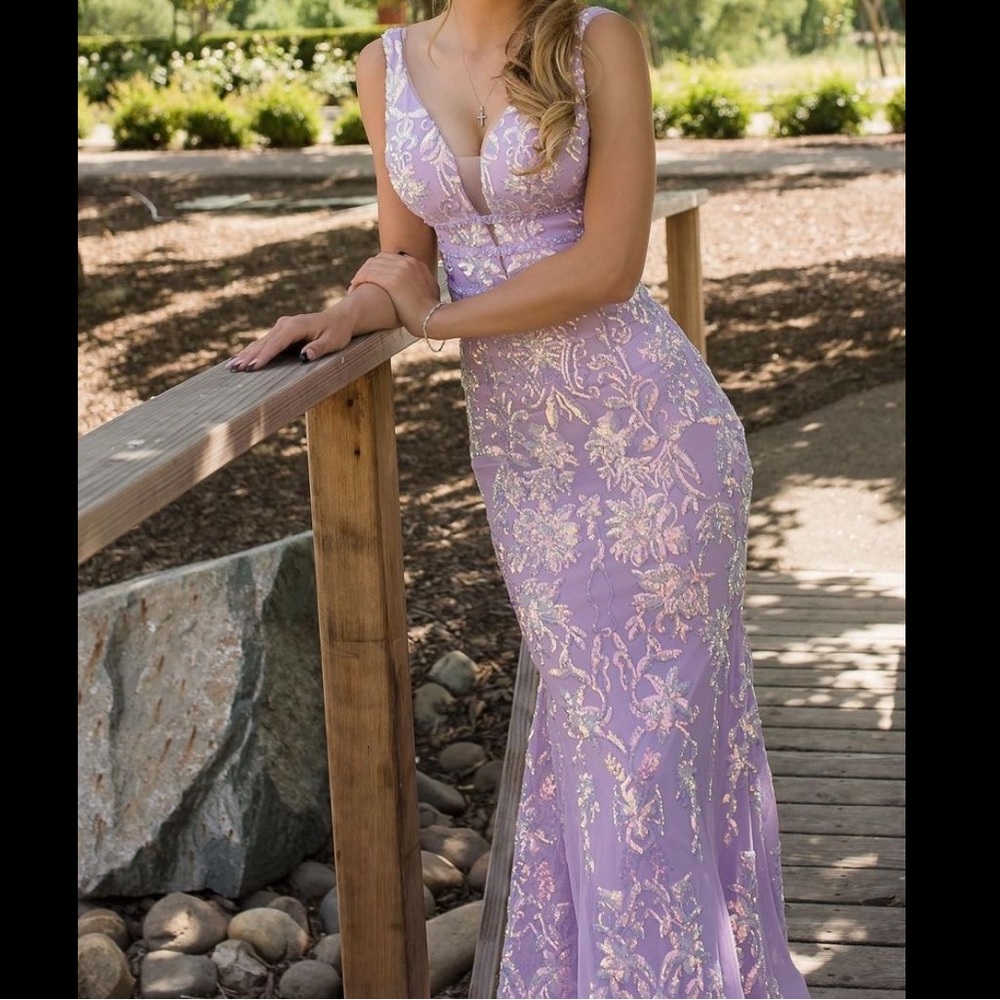 Ellie Wilde Prom Dress 💜